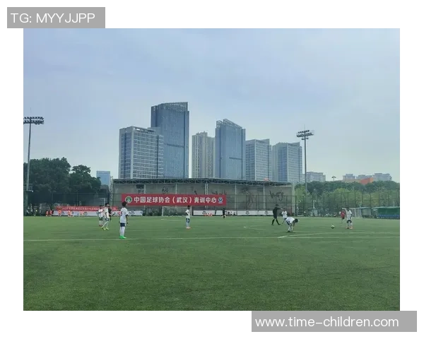 武汉足球队实力提升引发热议新阶段的崛起与挑战分析